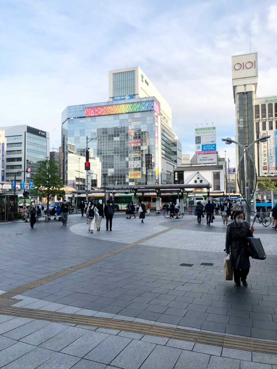 錦糸町駅南口広場に出ます